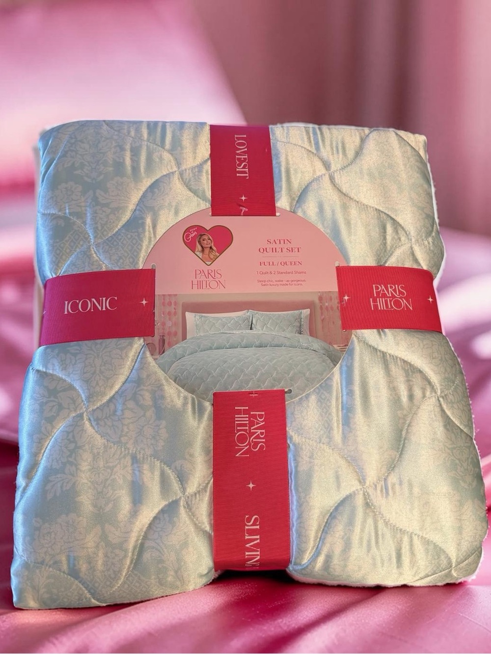 Paris Hilton NWT Sleep Chic Blue & White Satin Floral Full/Queen Quilt Set